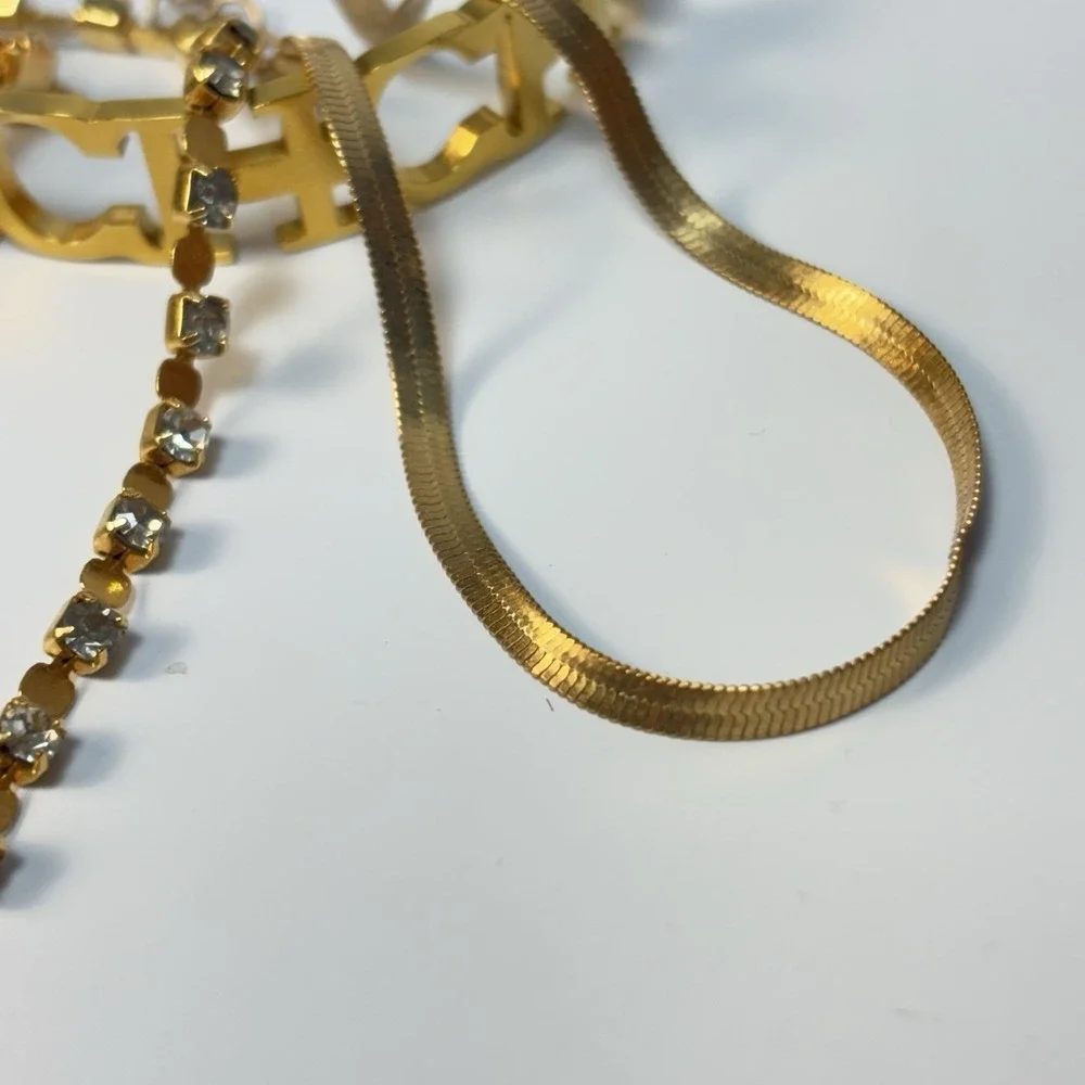 Fashion Bracelet Lot Gold Tone Lightweight Chains Hinge Clamper Glam - Picture 5 of 11